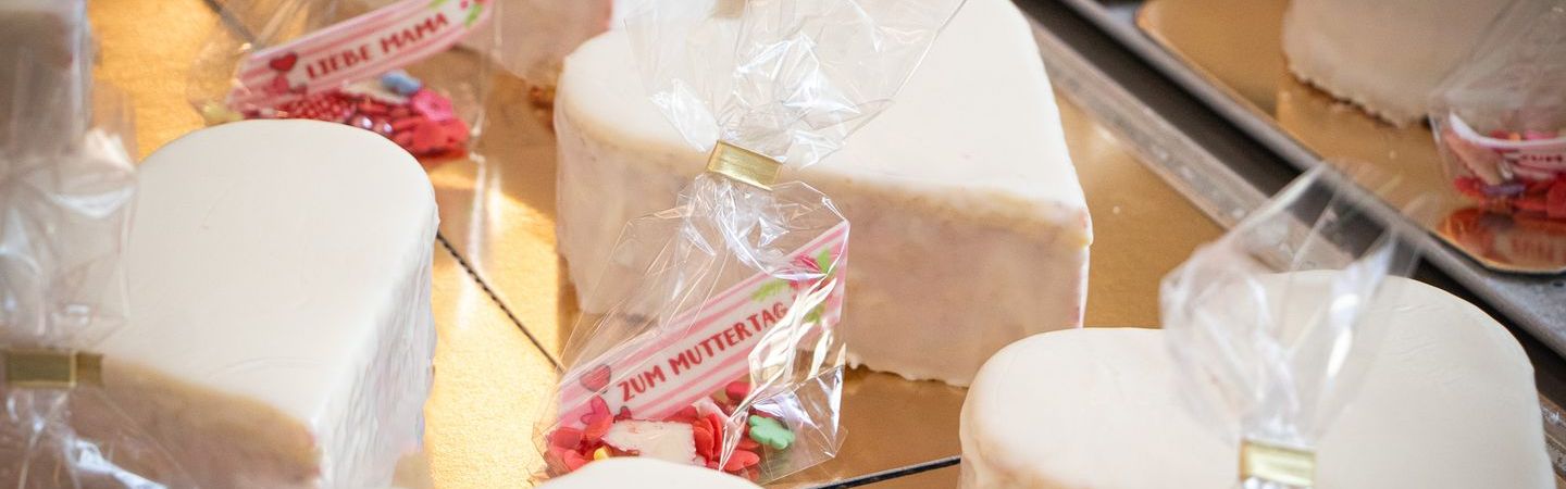 Muttertagstorten dekorieren
